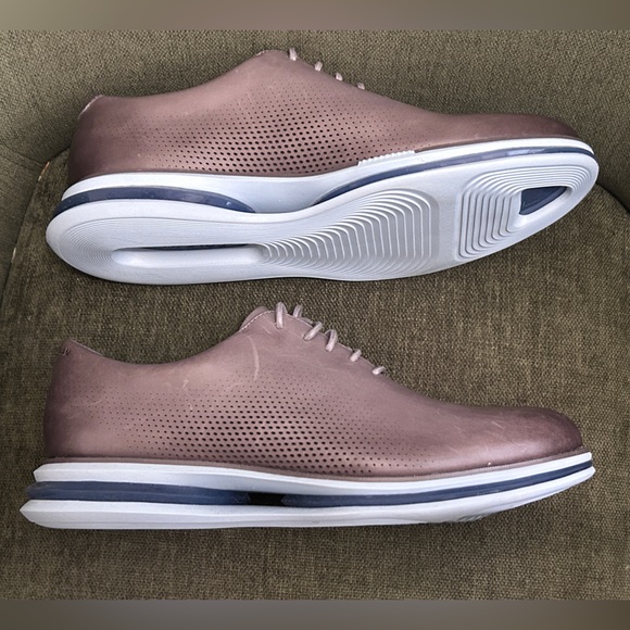 Stylish Cole Haan Men\'s Gray Leather Original Grand Oxfords